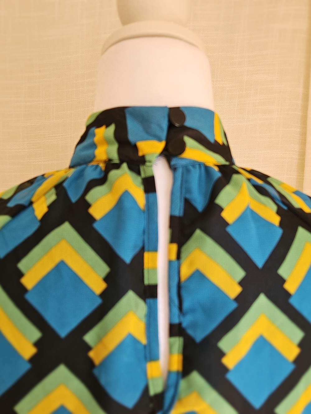 New York & Company Retro Geometric High Neck Long Sleeve Blouse NWT Size S - Picture 6 of 16